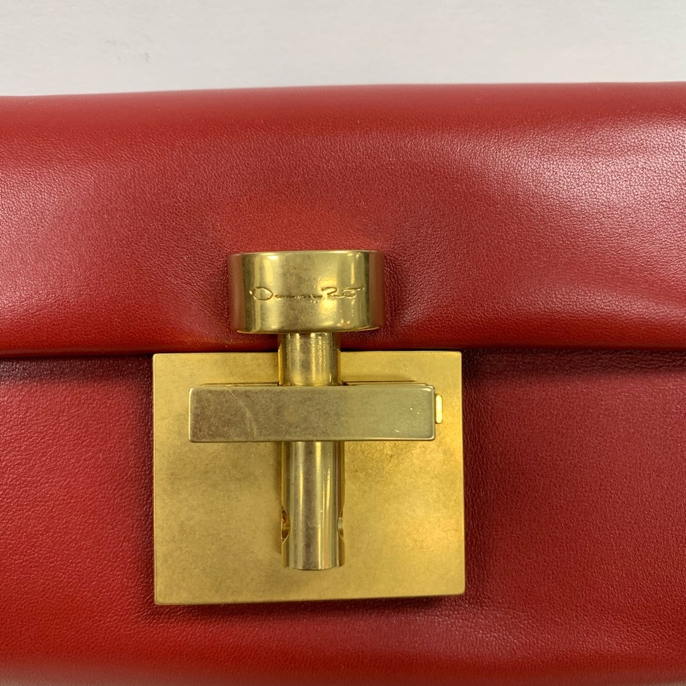 Oscar de la Renta Red Clutch - Picture 3 of 7